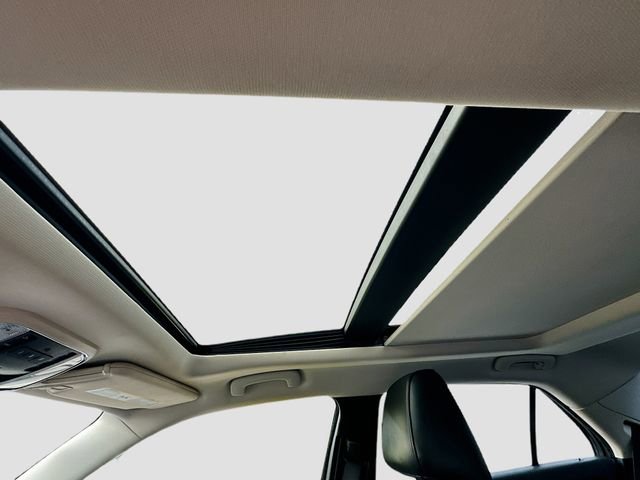 Used 2016 Chrysler 300 C image 23