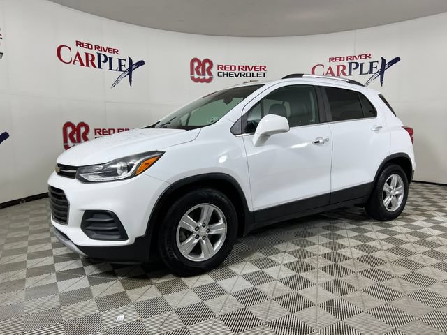 Used 2018 Chevrolet Trax LT w/ LT Convenience Package FWD image 3