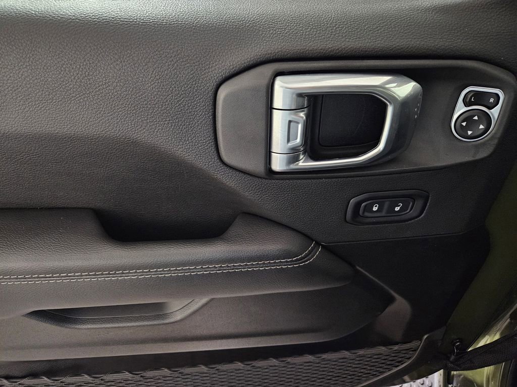 Used 2023 Jeep Wrangler Unlimited Sahara image 26