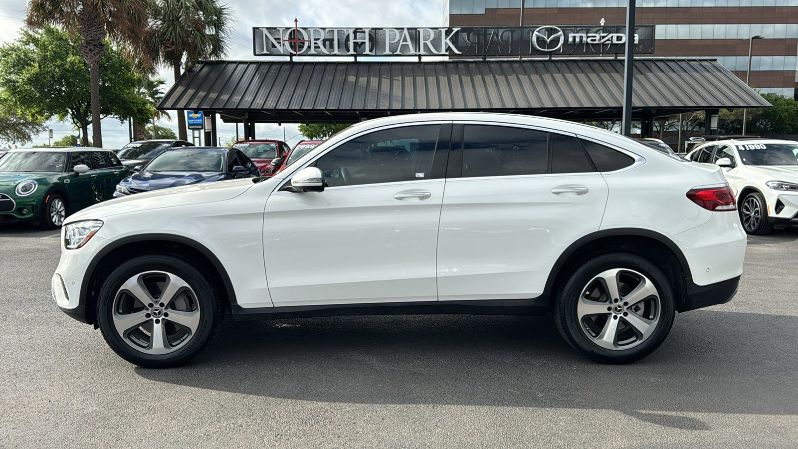Used 2023 Mercedes-Benz GLC 300 4MATIC Coupe image 5