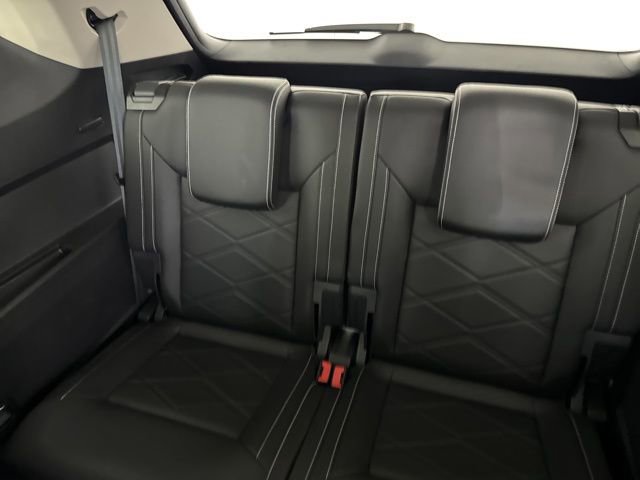 Used 2025 Volkswagen Atlas SE image 26