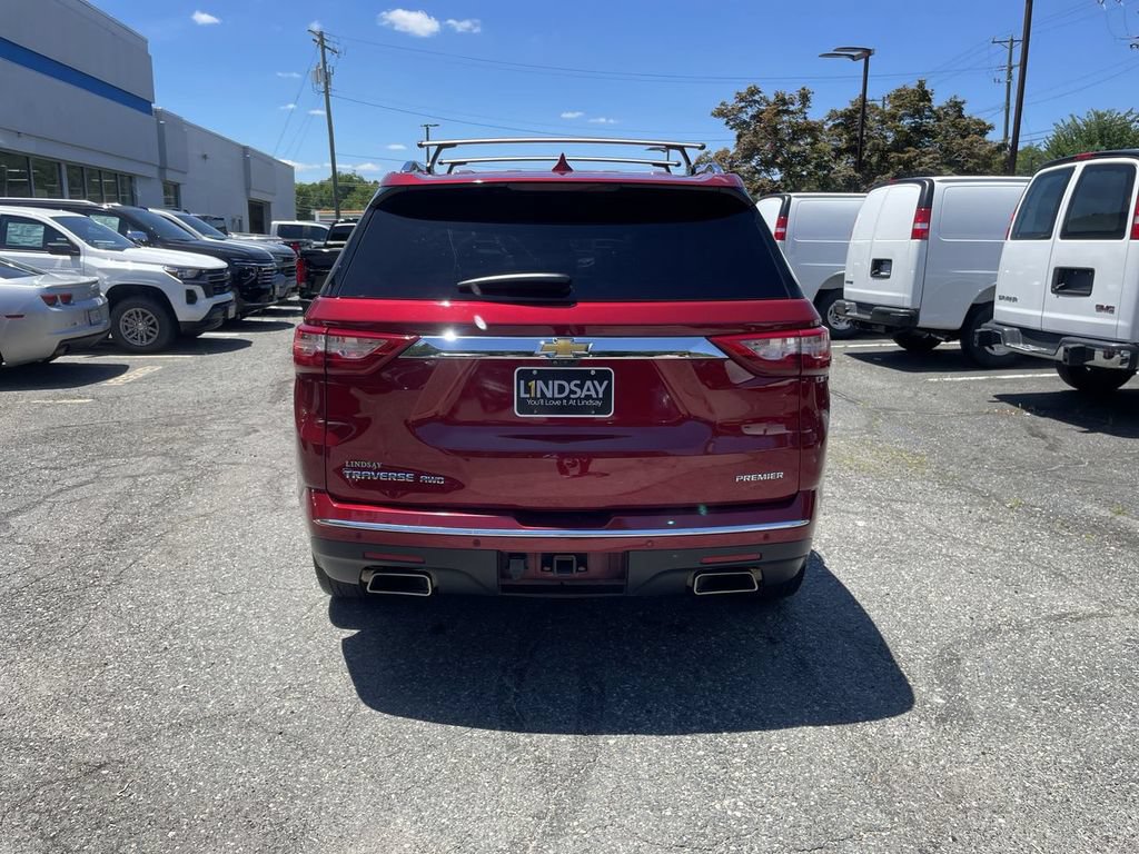 Used 2021 Chevrolet Traverse Premier w/ LPO, 'HIT The Road' Package AWD/4WD image 8
