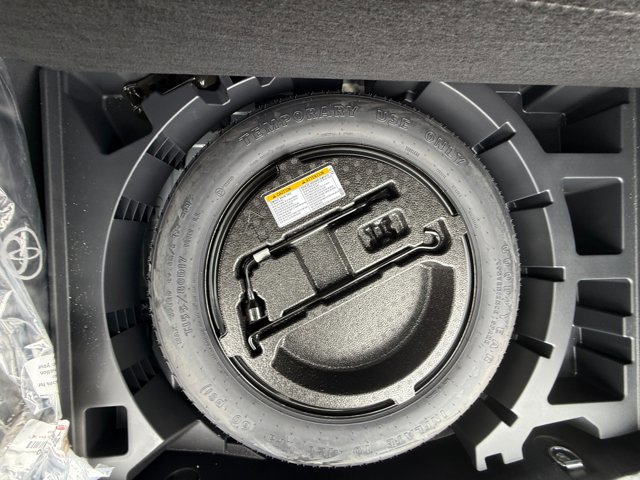 Used 2023 Toyota Corolla Cross XLE w/ Convenience Package image 26