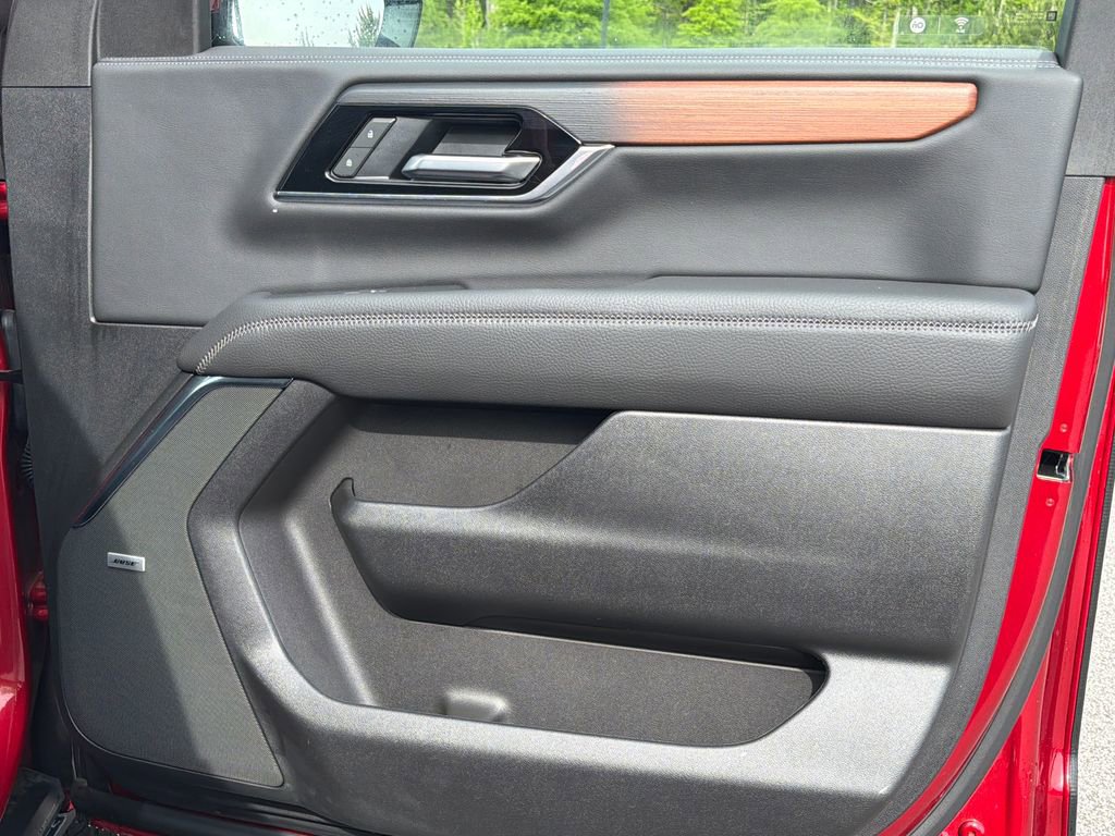 Used 2025 GMC Yukon Denali w/ Denali Reserve Package image 40