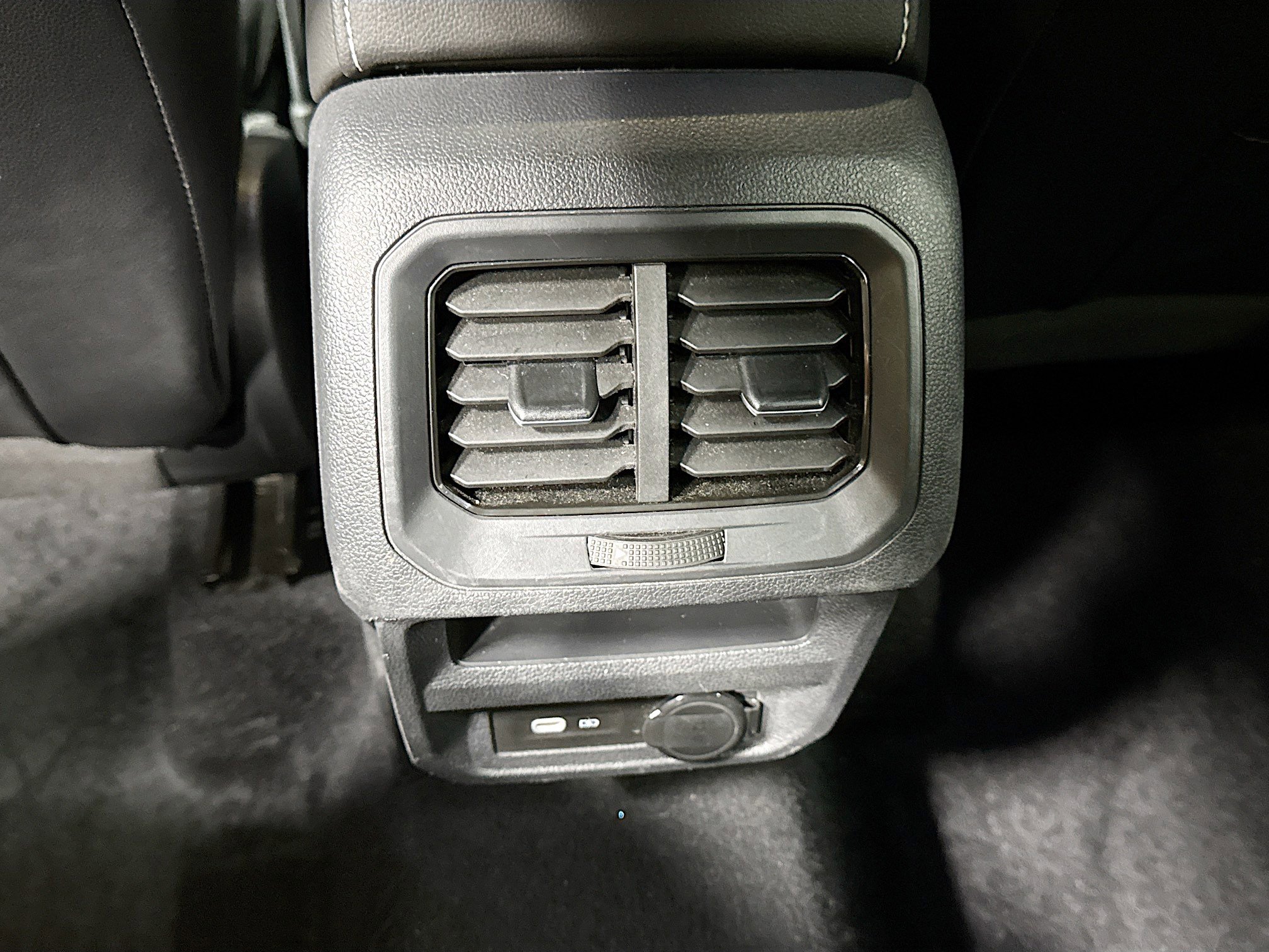 Used 2022 Volkswagen Tiguan SE R-Line image 20