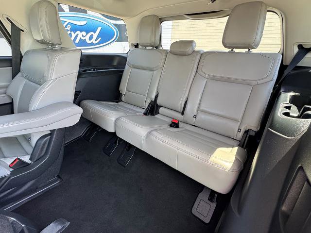 Certified 2025 Ford Expedition Active AWD/4WD image 21