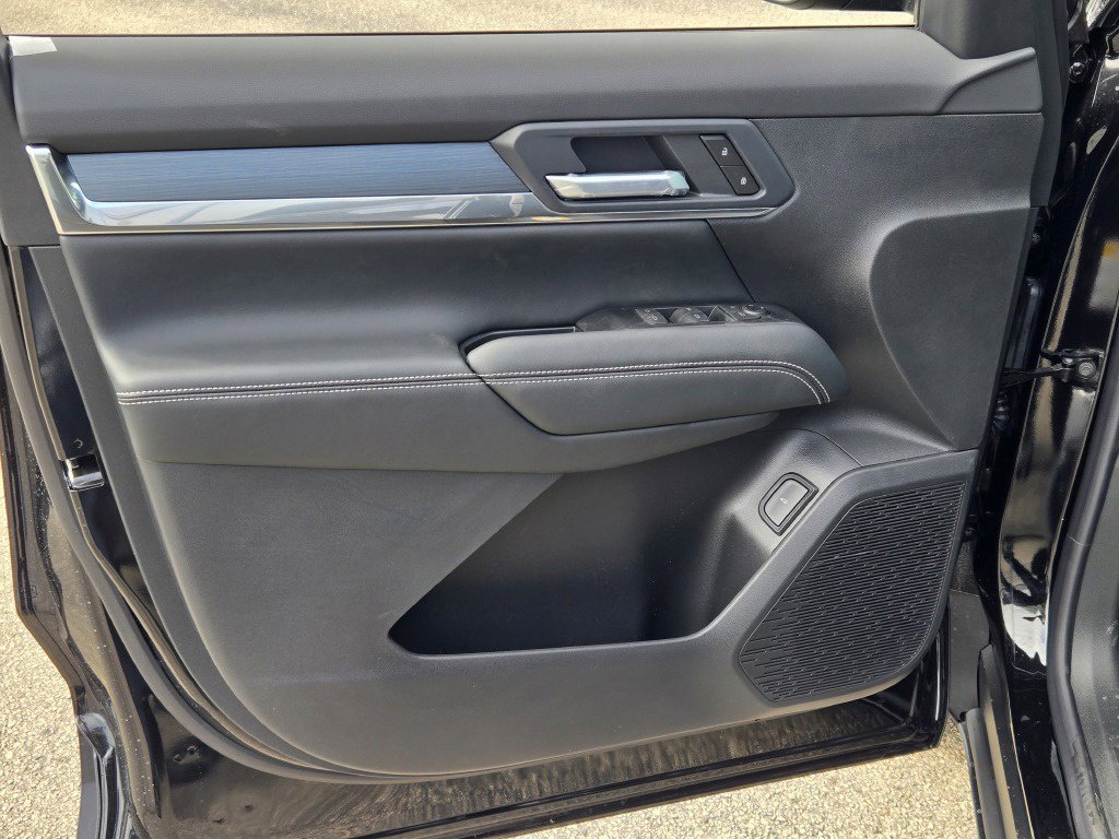 New 2027 GMC Terrain Elevation w/ Elevation Premium Package FWD image 31