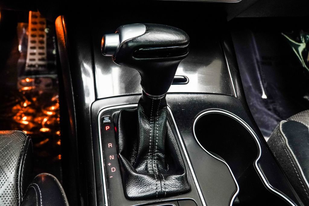 Used 2019 Kia Sorento SX image 21