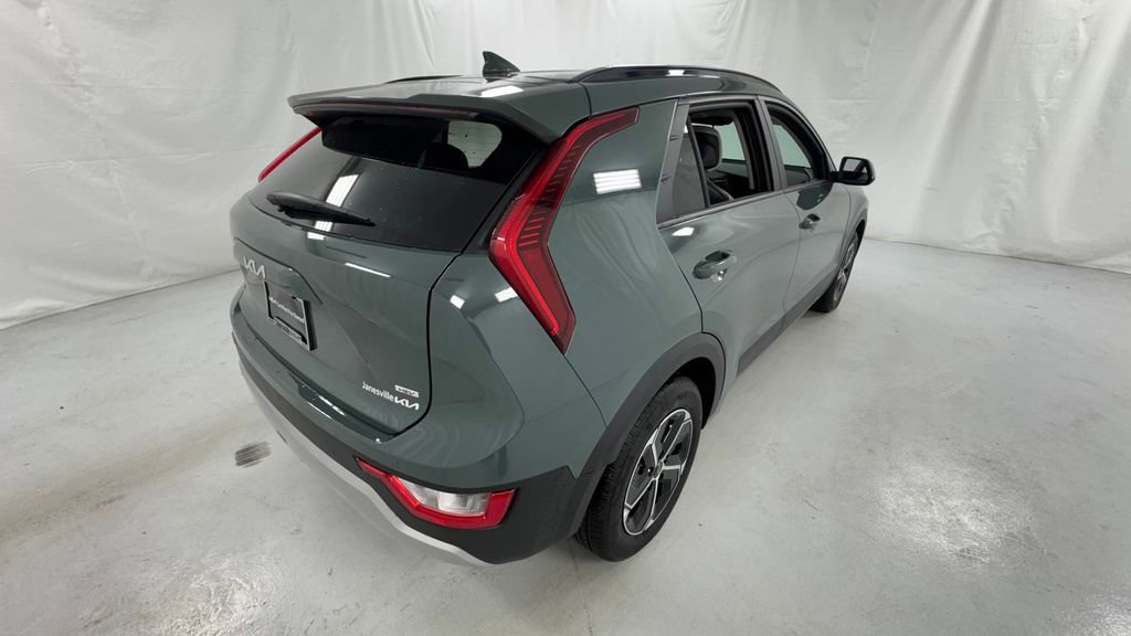 Used 2025 Kia Niro EX FWD image 6