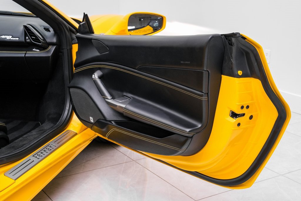 Used 2017 Ferrari 488 Spider image 40