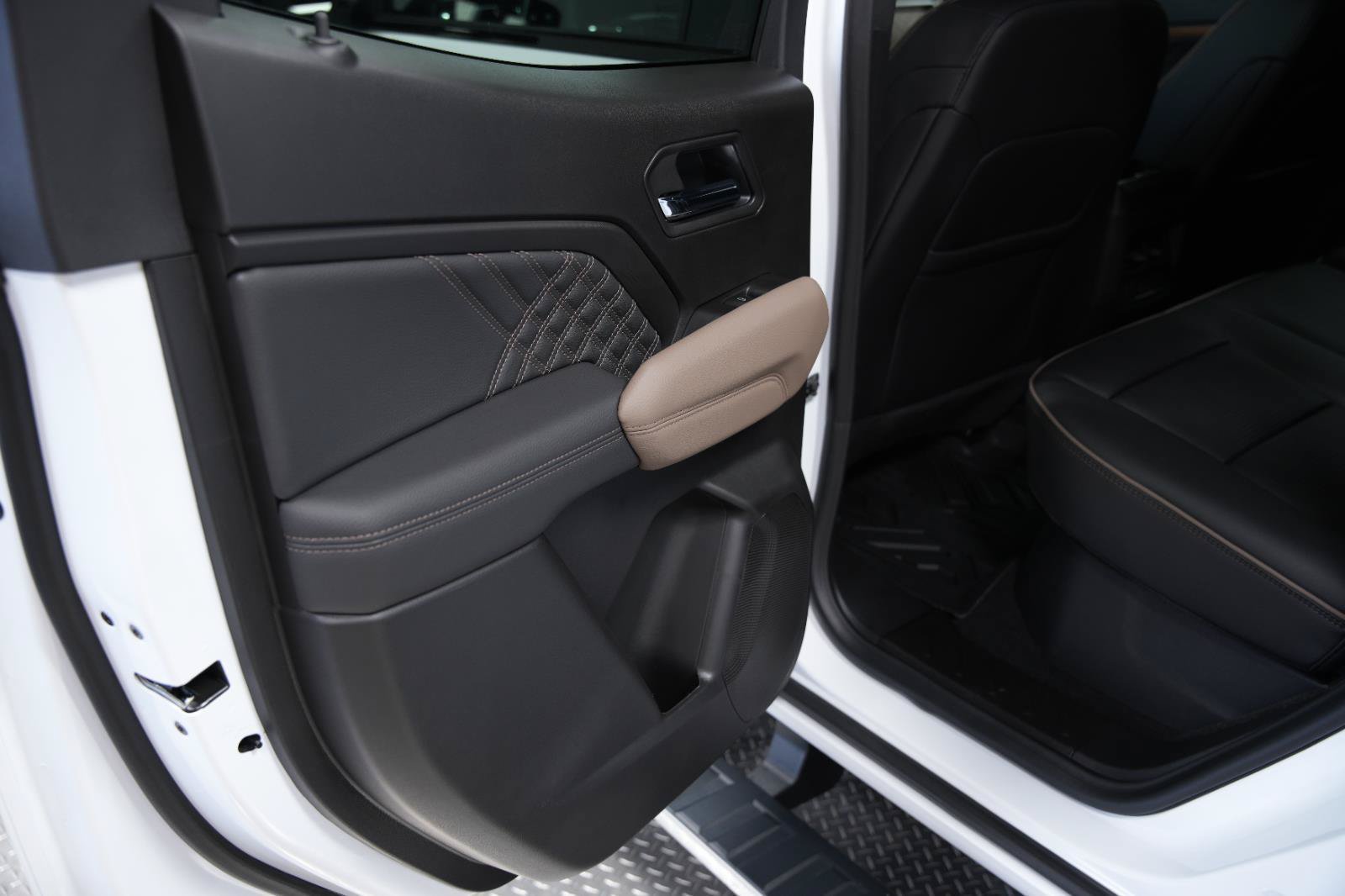 New 2026 GMC Canyon Denali AWD/4WD image 21