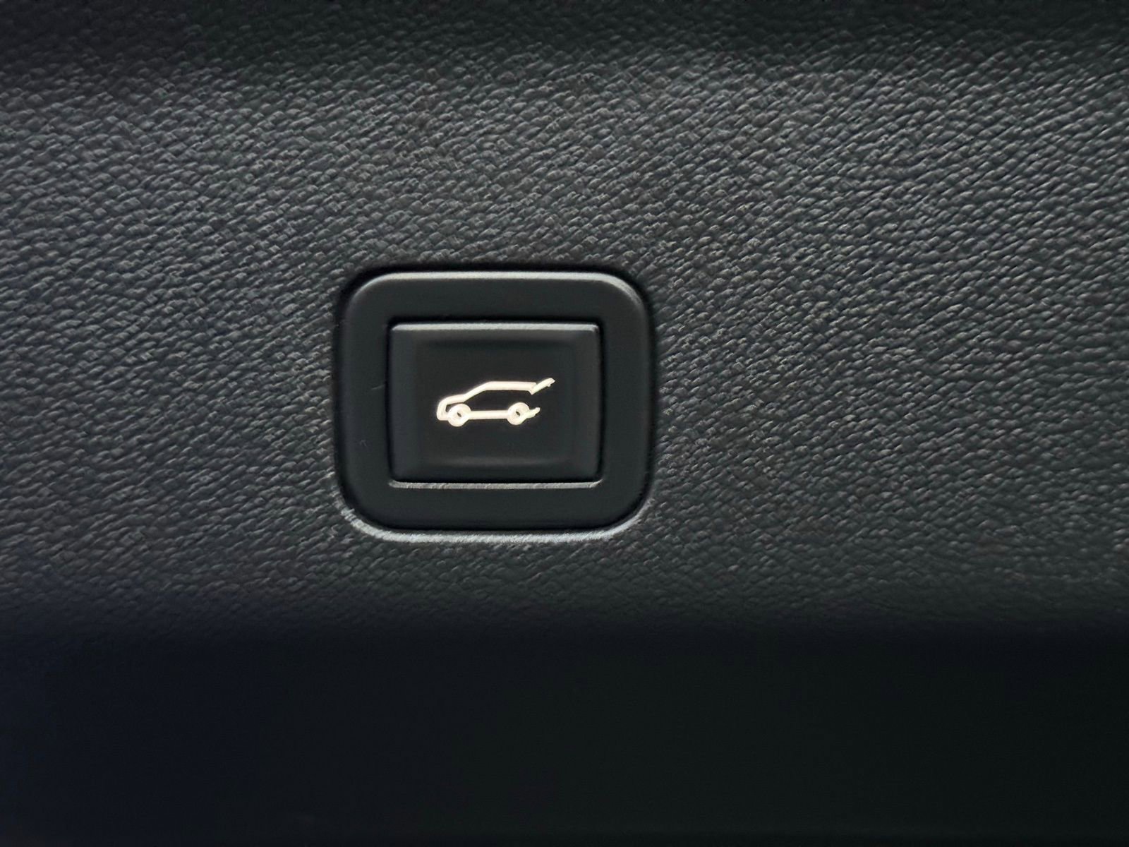 Used 2023 GMC Yukon Denali Ultimate AWD/4WD image 56
