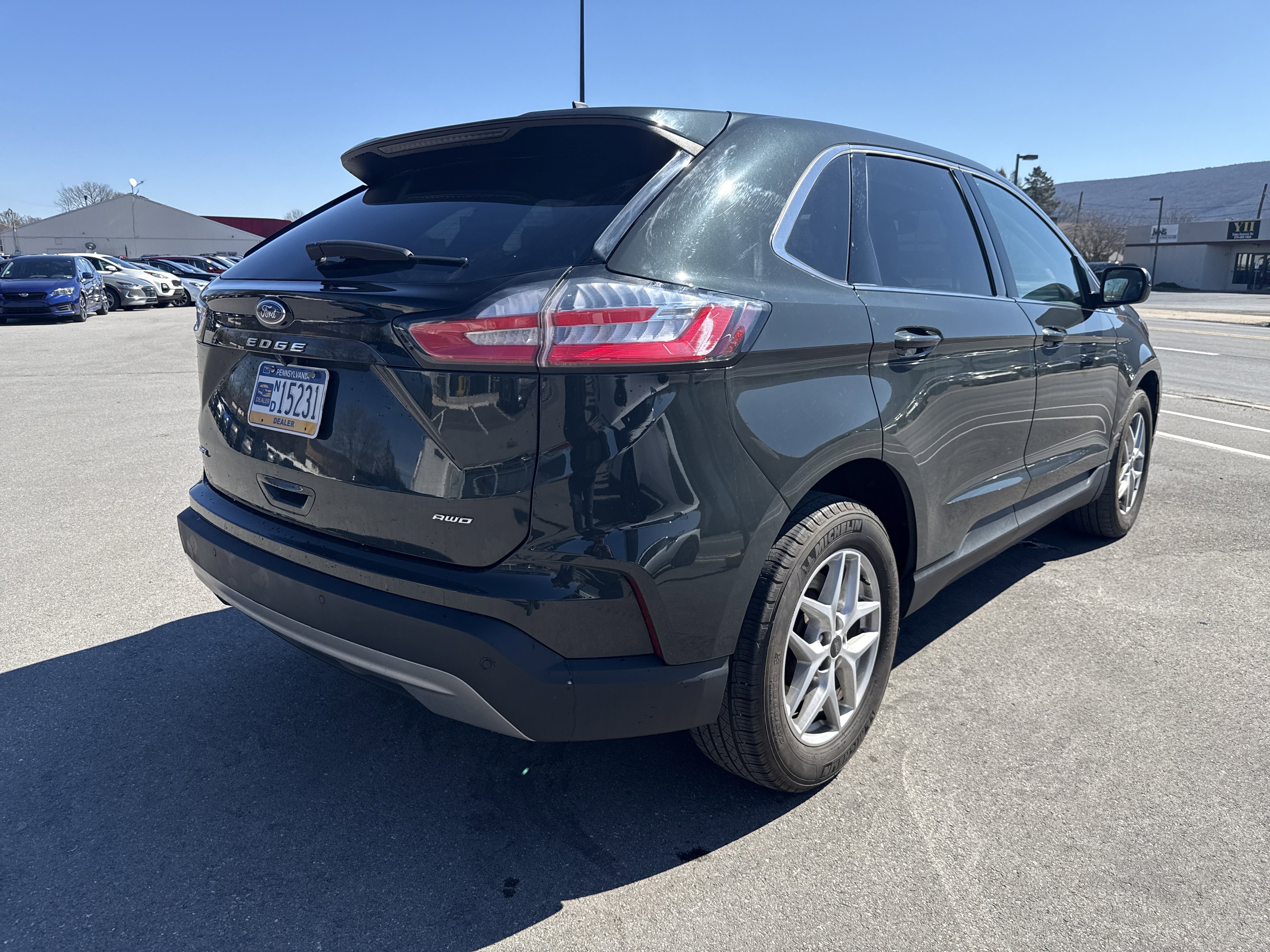 Used 2023 Ford Edge SEL video 3