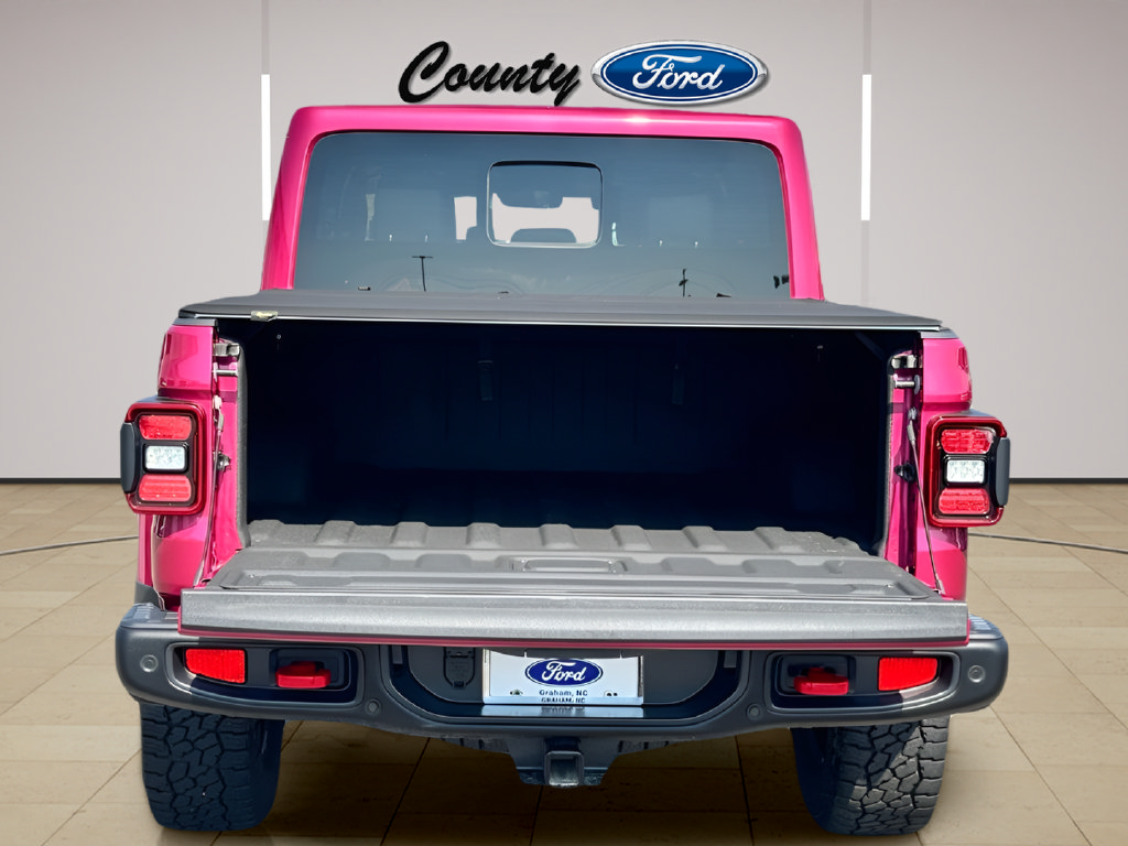 Used 2024 Jeep Gladiator Rubicon AWD/4WD image 37