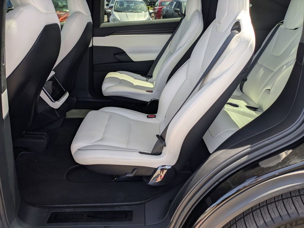 Used 2022 Tesla Model X Plaid image 22