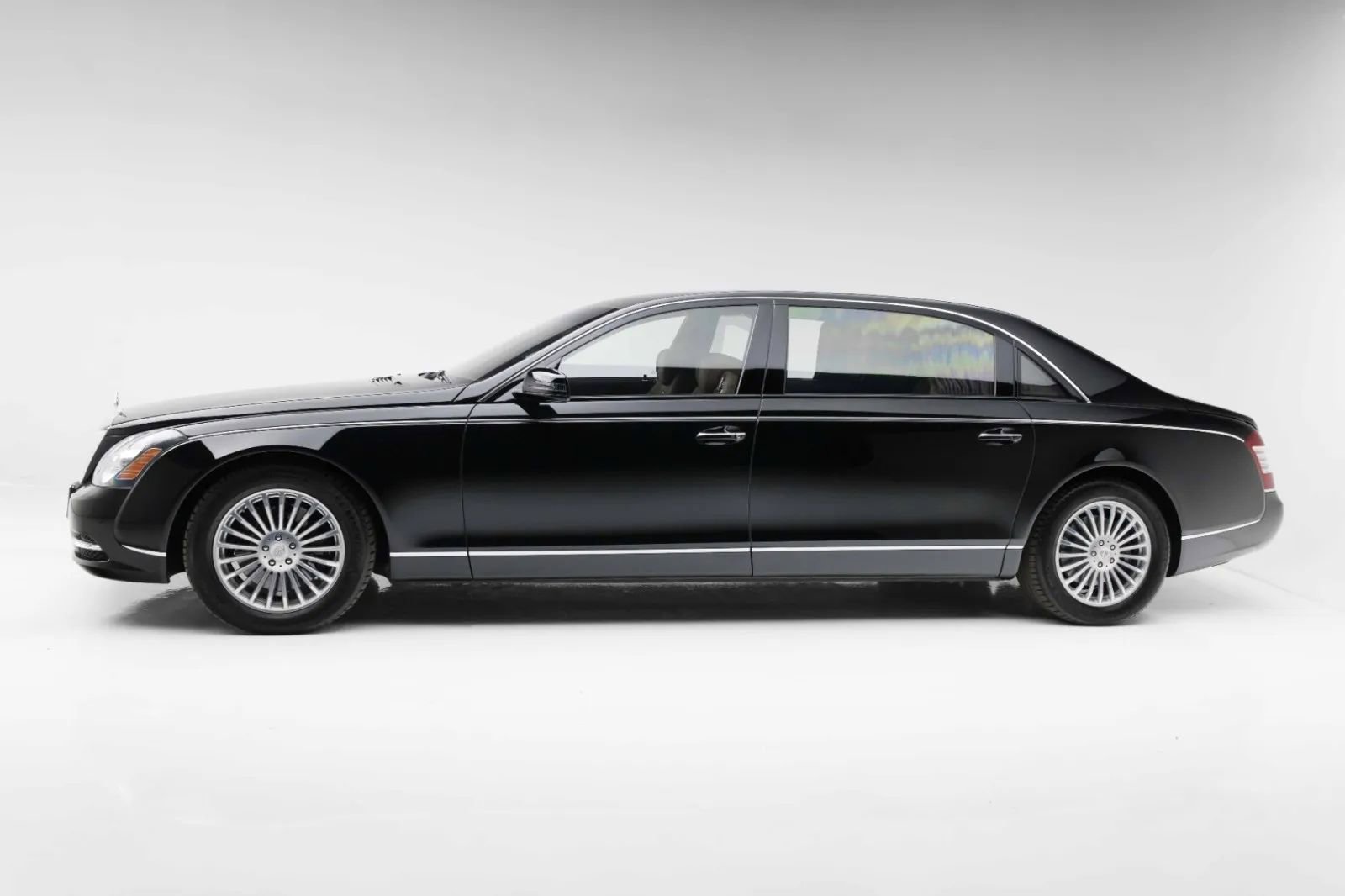 Used 2012 Maybach 62 RWD image 14