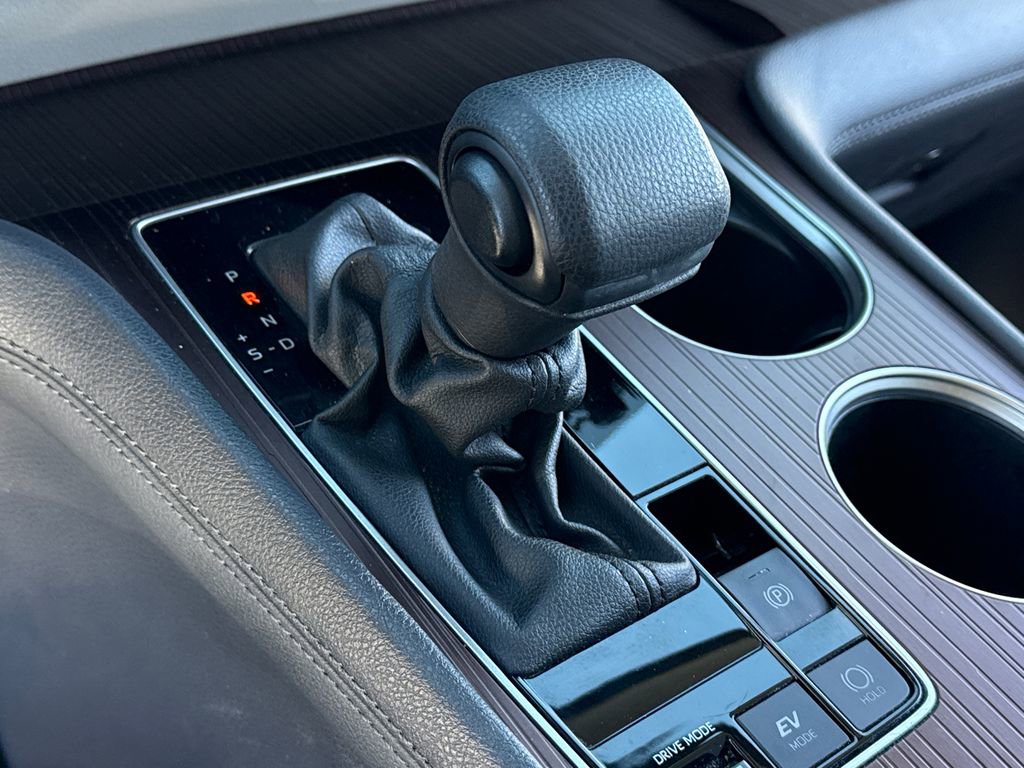 Used 2024 Toyota Sienna LE image 25