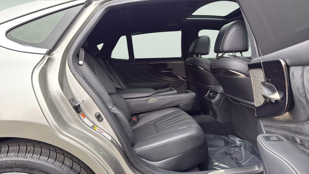 Used 2018 Lexus LS 500 AWD w/ Luxury Package image 12