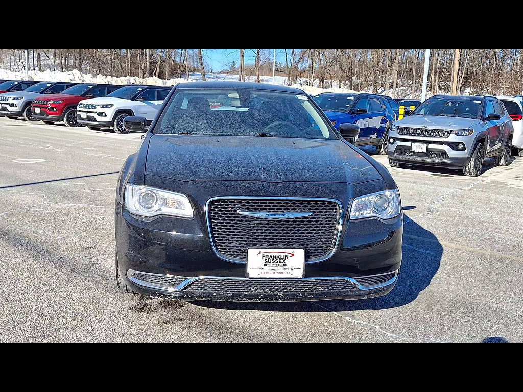 Certified 2023 Chrysler 300 Touring image 3