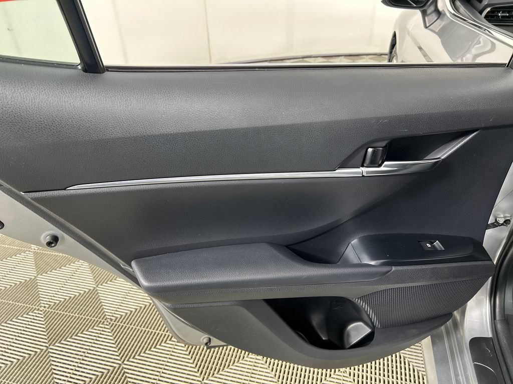 Used 2019 Toyota Camry LE FWD image 16
