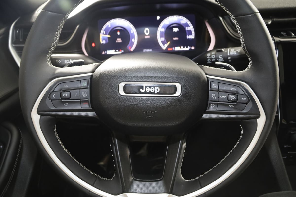Used 2023 Jeep Grand Cherokee L Laredo AWD/4WD image 36