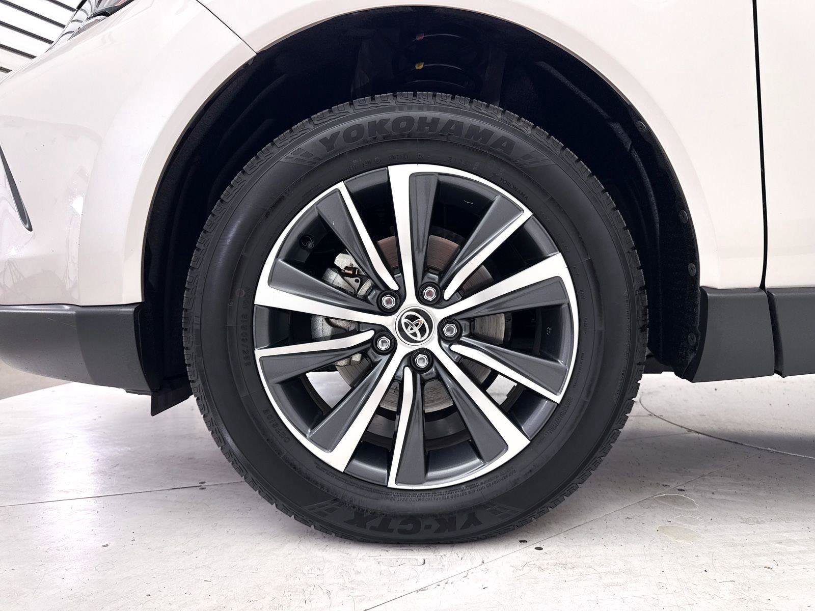 Used 2021 Toyota Venza LE w/ Carpet Mat Package (TMS) AWD/4WD image 14