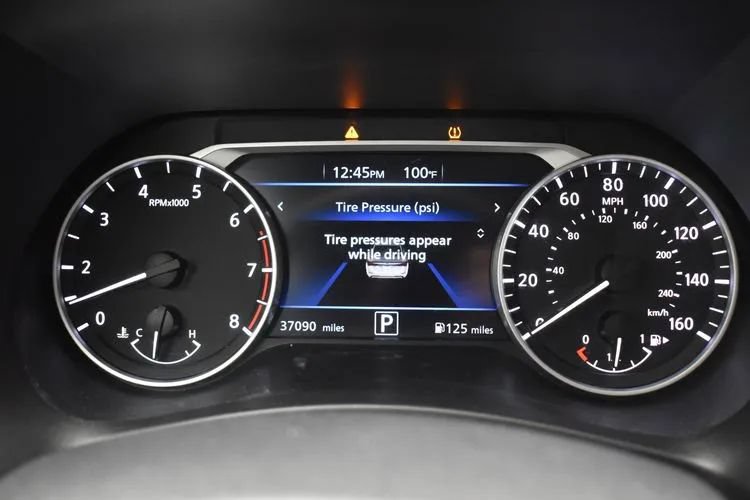 Used 2025 Nissan Sentra SV FWD image 26