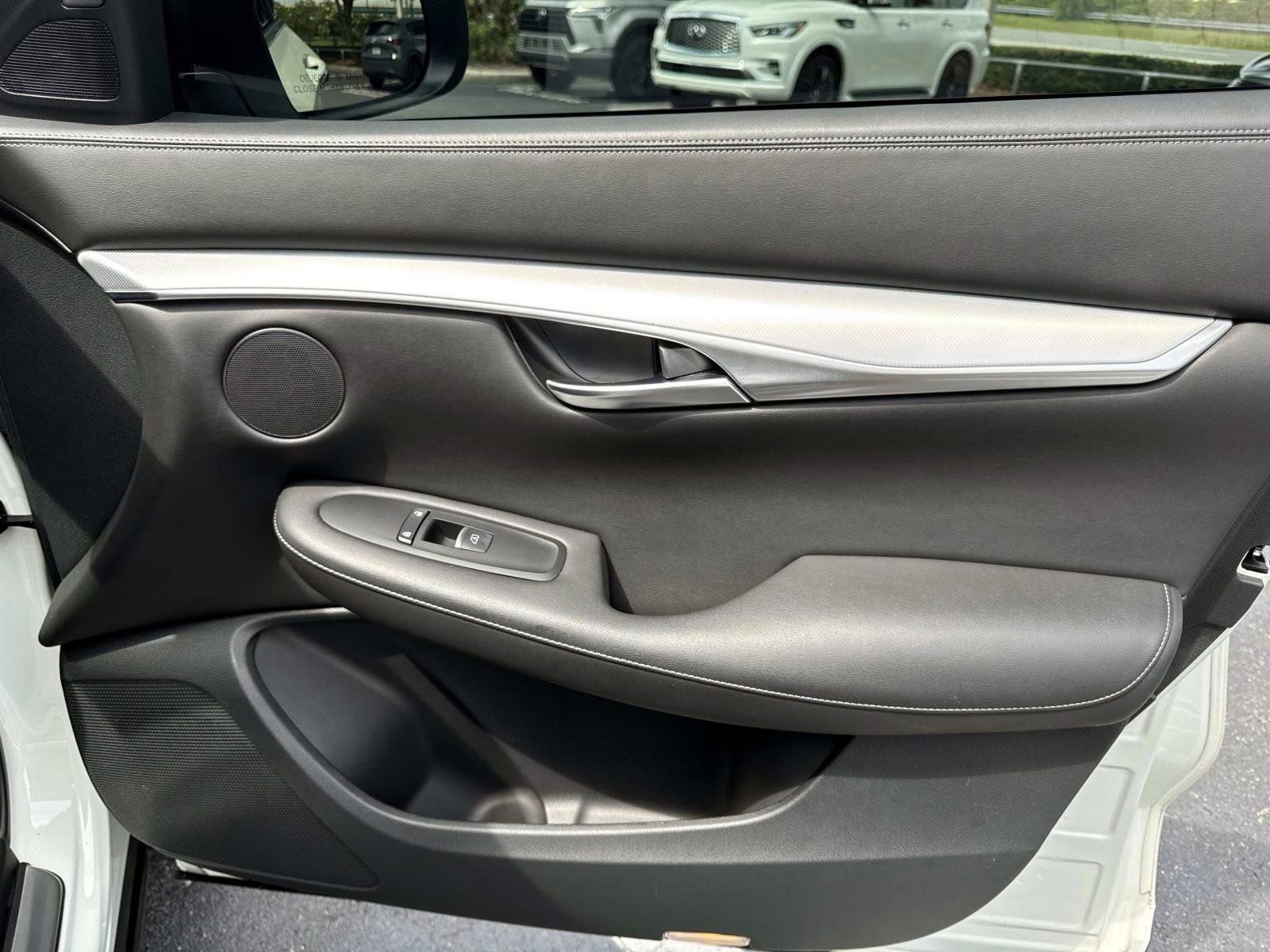 Used 2021 INFINITI QX50 Luxe w/ Accent Package image 12