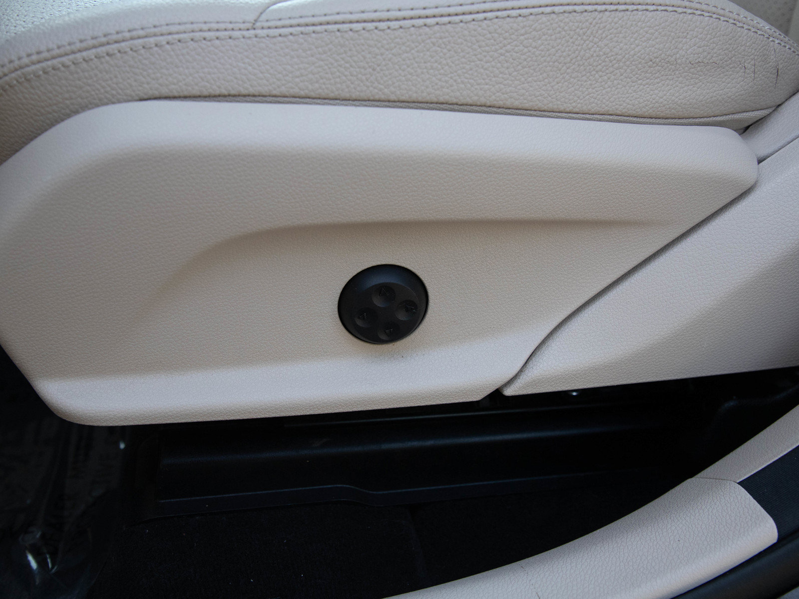 Used 2020 Mercedes-Benz GLC 300 4MATIC image 19