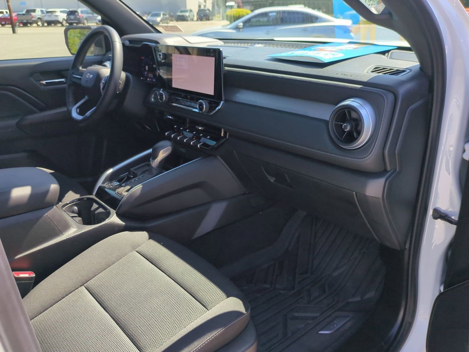 Used 2024 Chevrolet Colorado LT RWD image 30