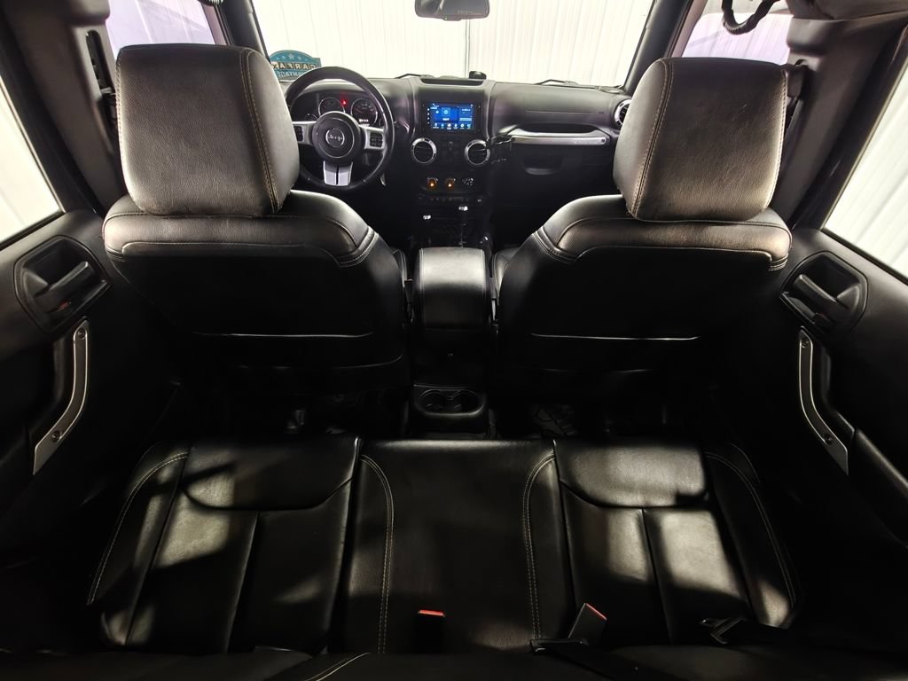 Used 2016 Jeep Wrangler Unlimited Rubicon AWD/4WD image 25