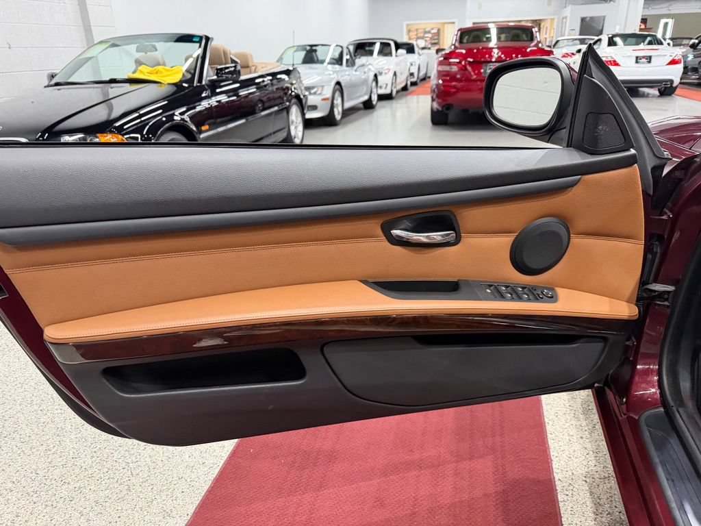 Used 2010 BMW 328i Convertible RWD image 17