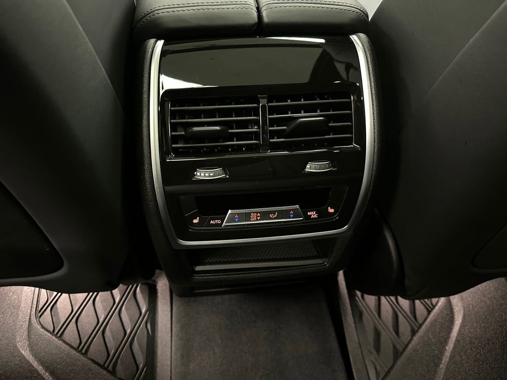 Used 2025 BMW X5 M Competition w/ Executive Package AWD/4WD image 18
