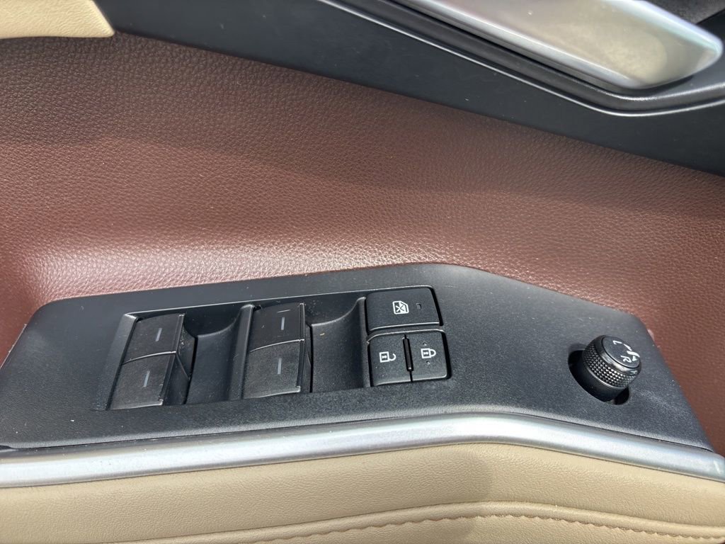 Used 2020 Toyota Highlander XLE FWD image 14