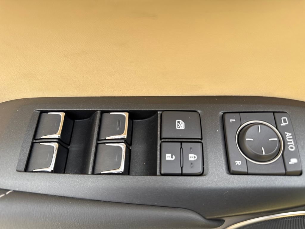 Used 2018 Lexus NX 300 FWD image 15