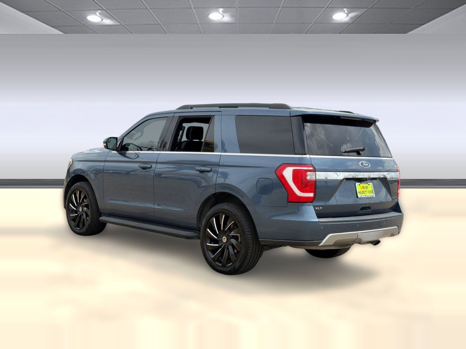 Used 2018 Ford Expedition XLT w/ Equipment Group 201A image 3
