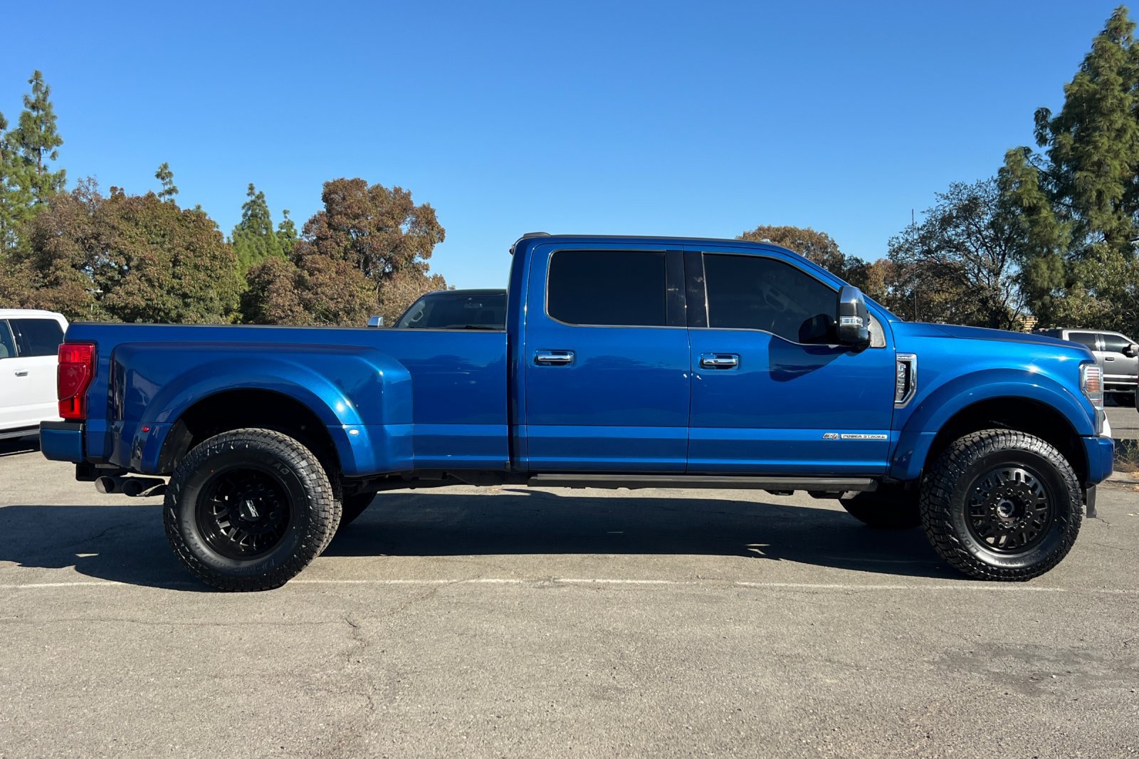 Used 2022 Ford F450 Platinum w/ FX4 Off-Road Package AWD/4WD image 3