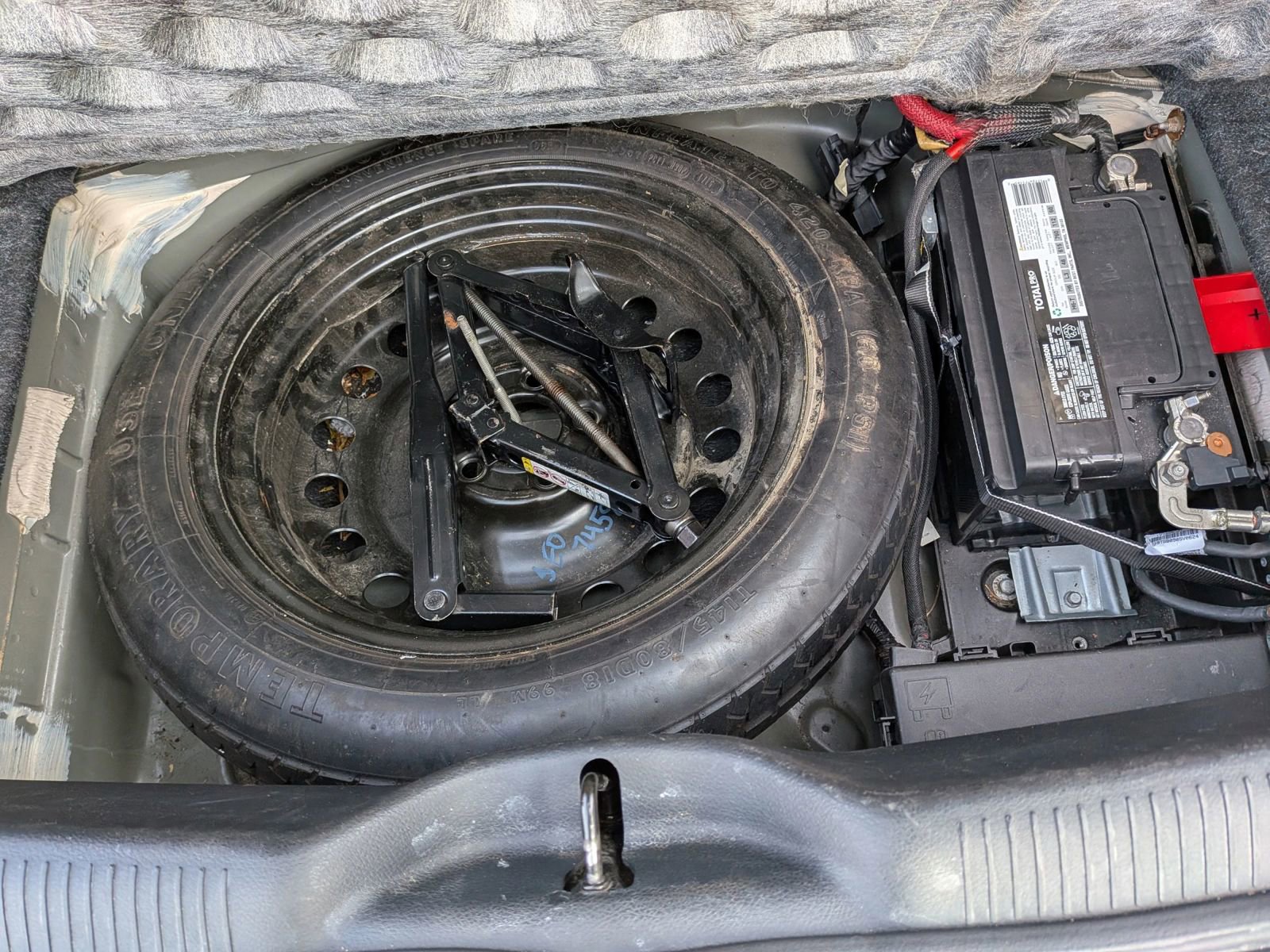 Used 2015 Dodge Charger SE image 23