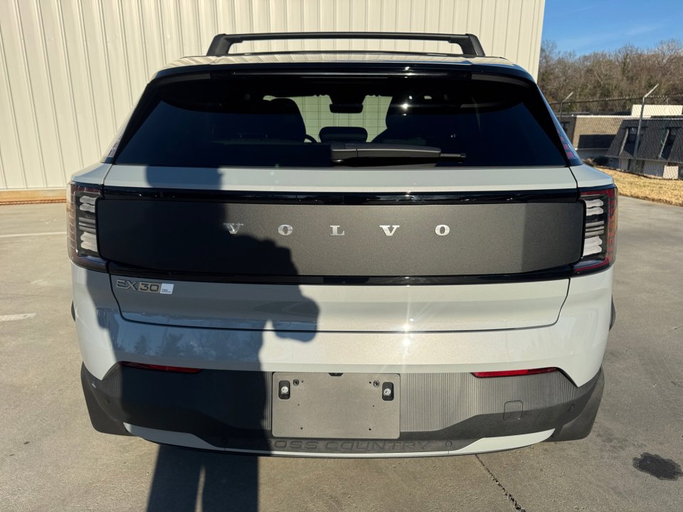 New 2026 Volvo EX30 Cross Country Ultra image 14