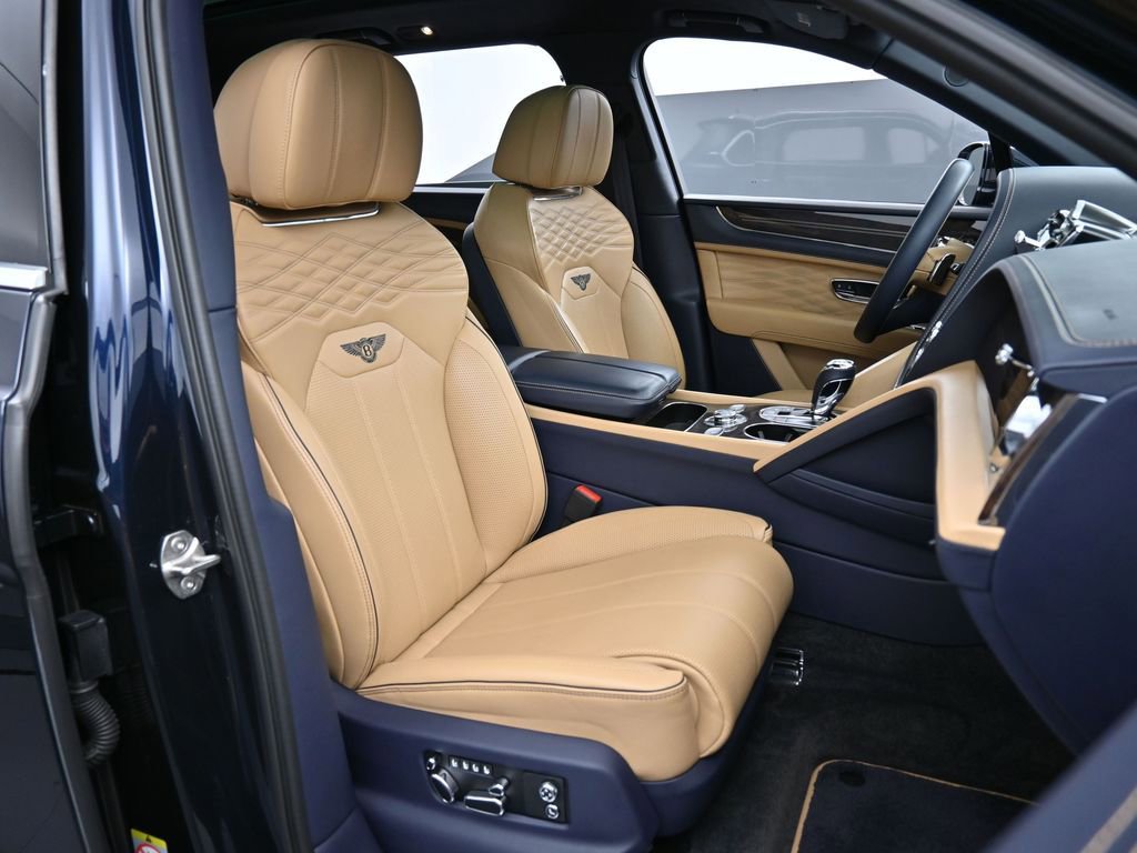 Certified 2023 Bentley Bentayga Extended Wheelbase AWD/4WD image 35