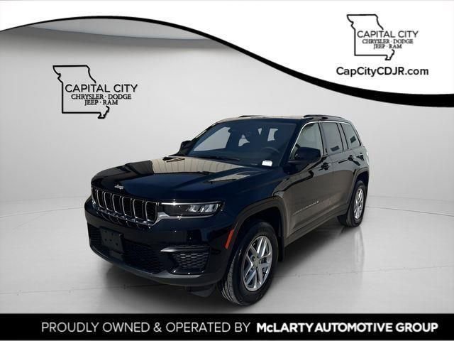 New 2026 Jeep Grand Cherokee Laredo image 1