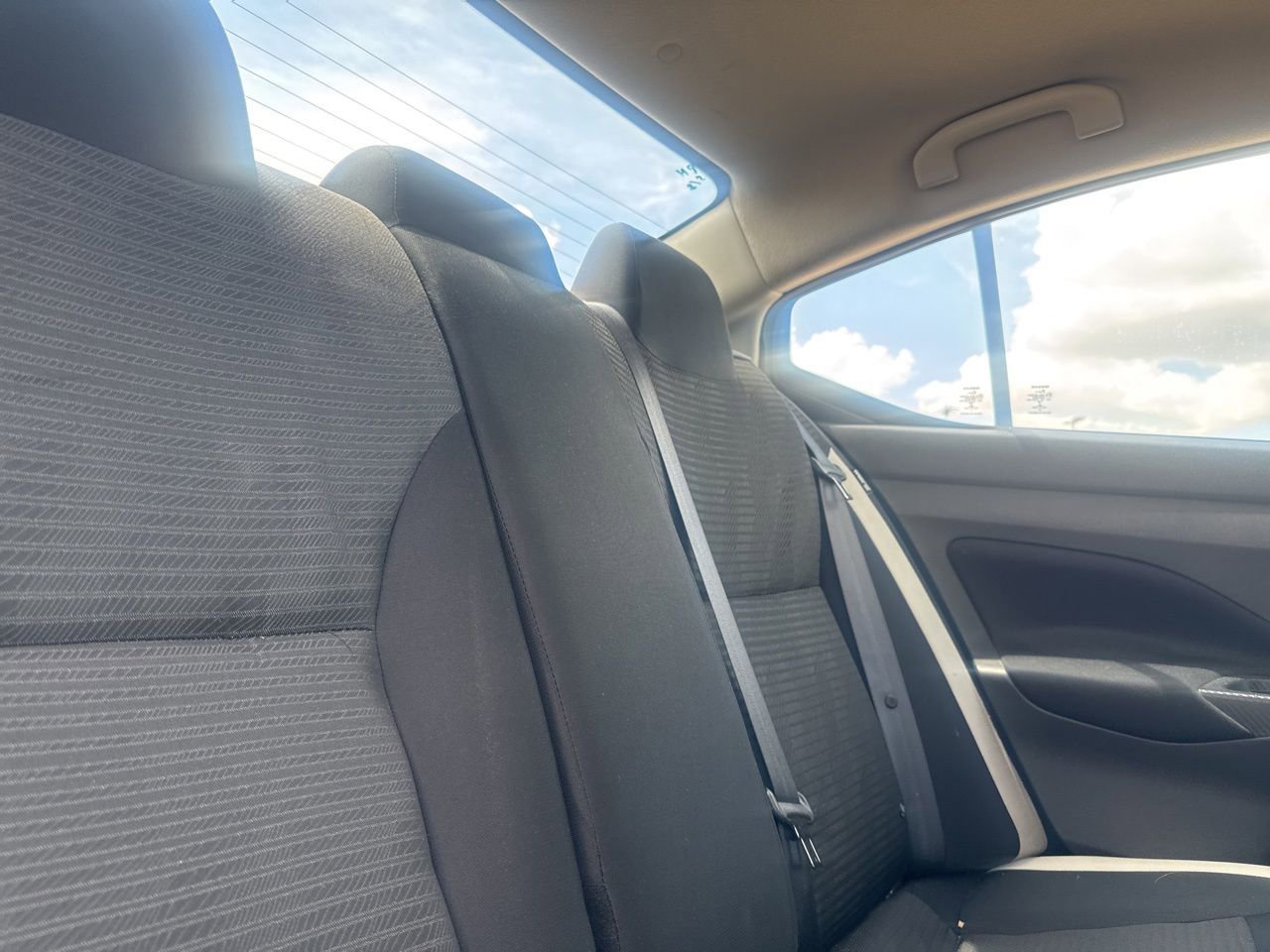 Certified 2022 Nissan Versa SV FWD image 29