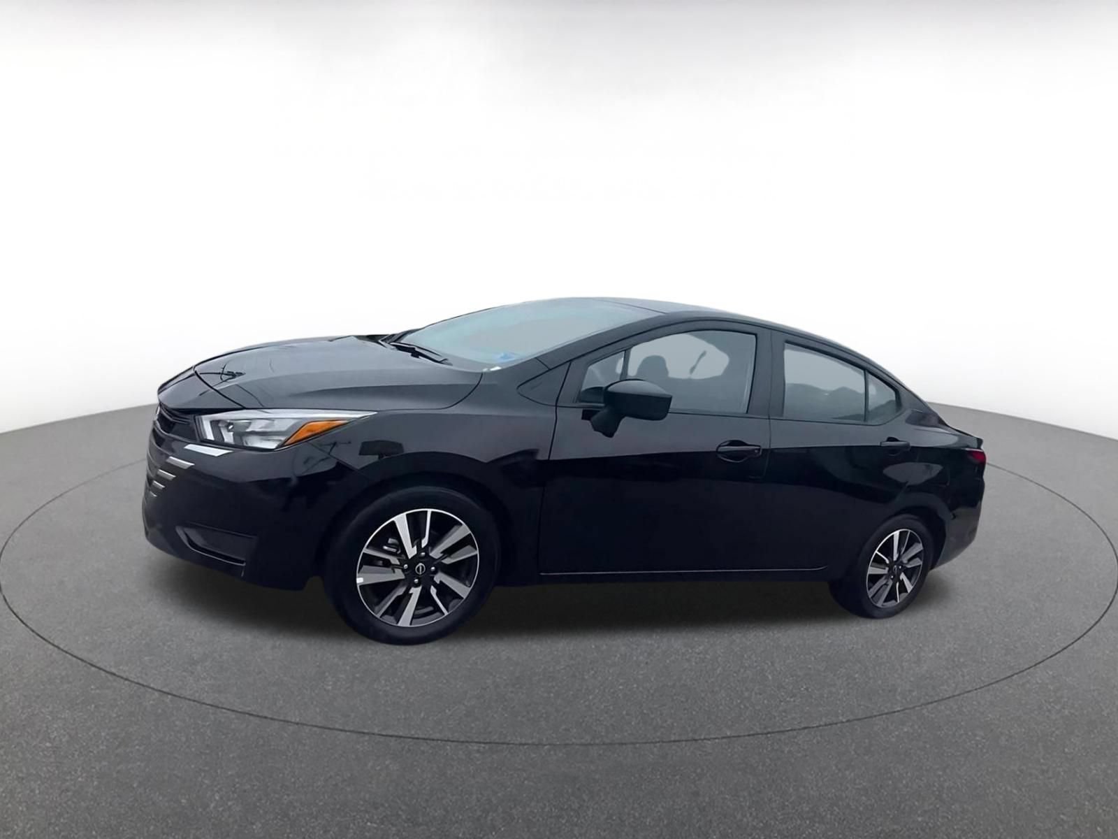 Used 2025 Nissan Versa SV FWD image 8