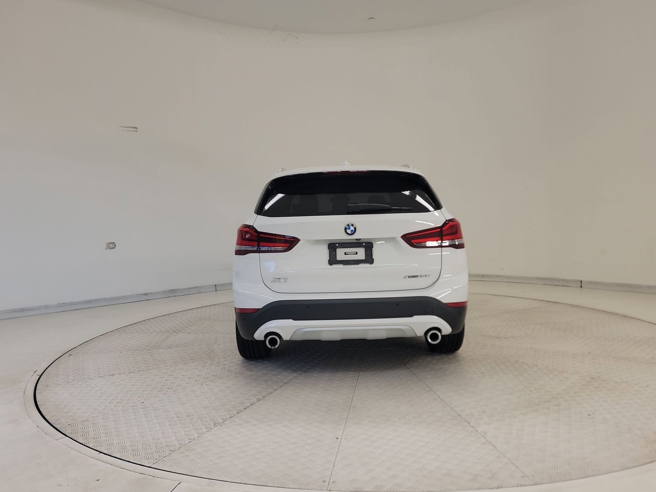 Used 2021 BMW X1 xDrive28i w/ Premium Package image 10