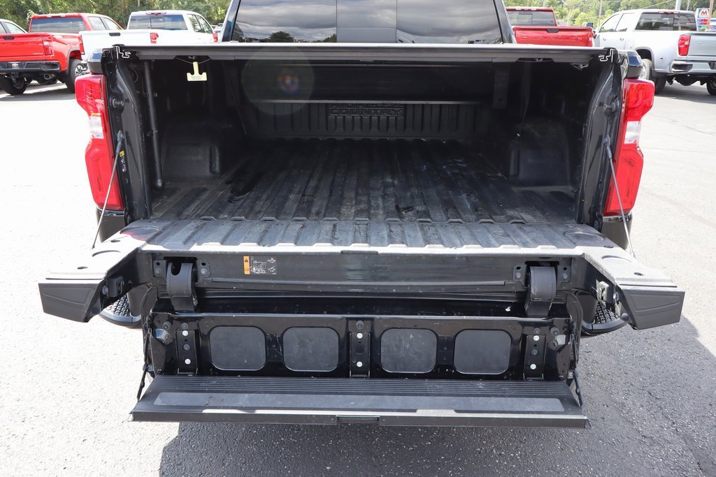 Used 2021 Chevrolet Silverado 1500 High Country w/ Technology Package image 22