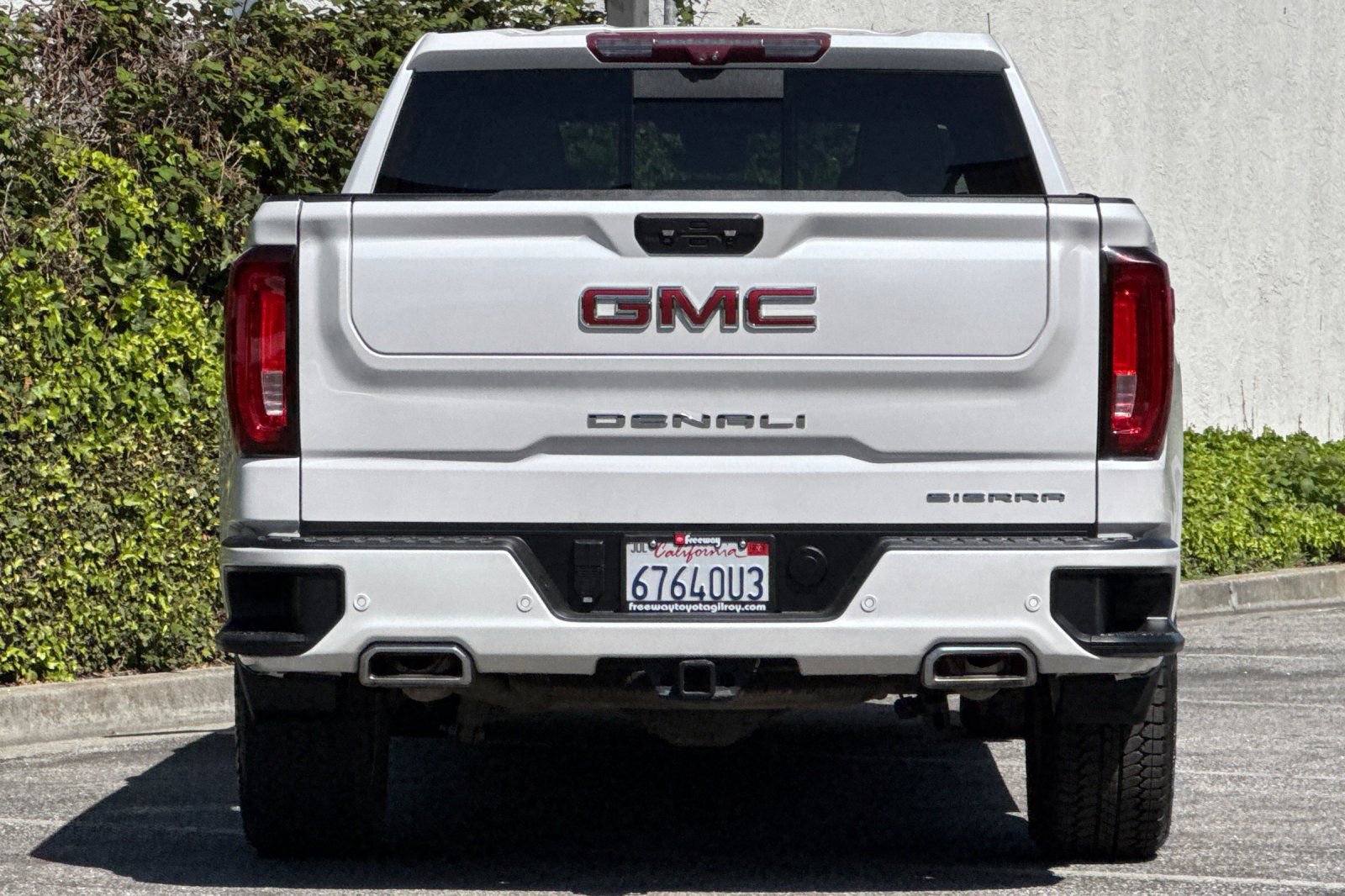 Used 2023 GMC Sierra 1500 Denali w/ Technology Package AWD/4WD image 5