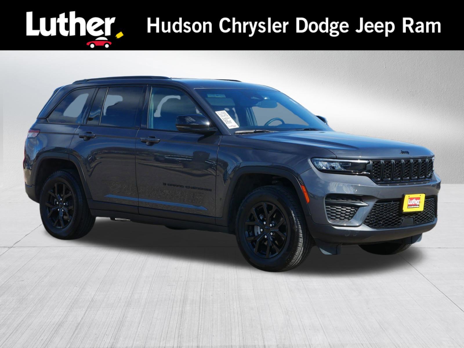 Used 2024 Jeep Grand Cherokee Altitude AWD/4WD video 1