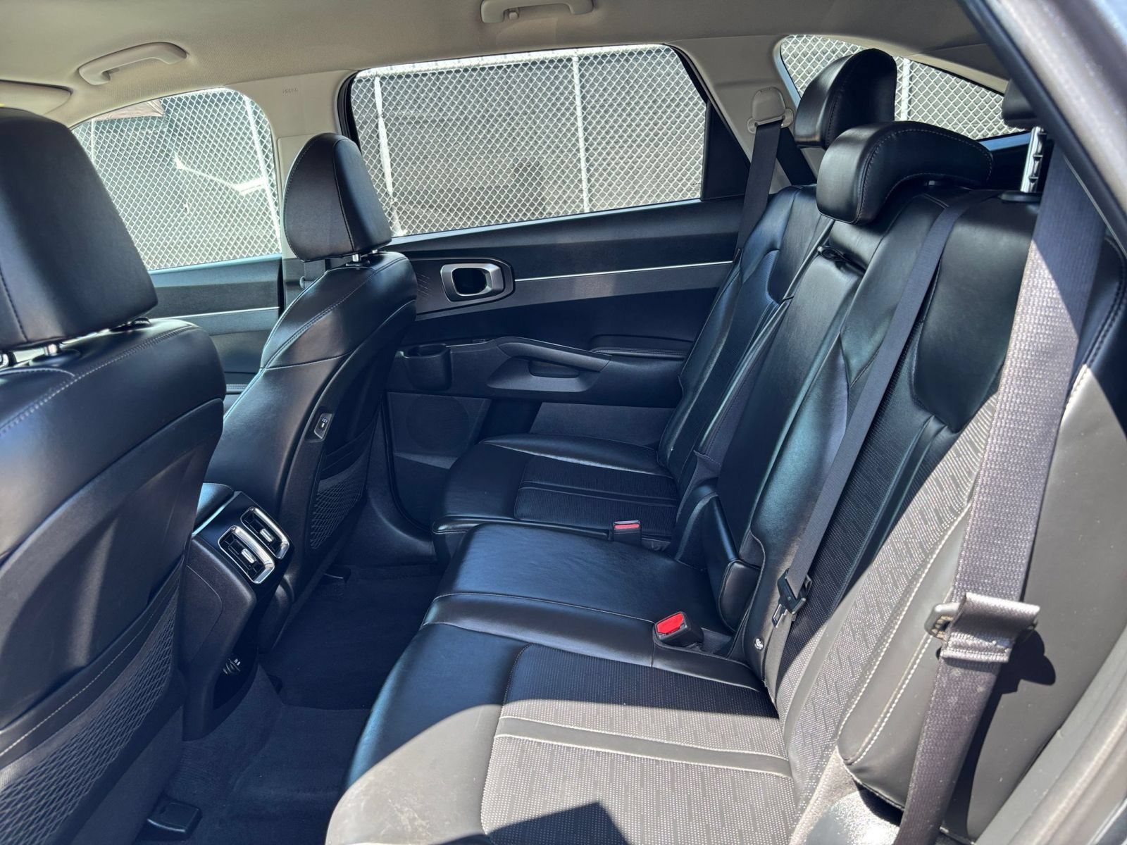 Used 2024 Kia Sorento S FWD image 27