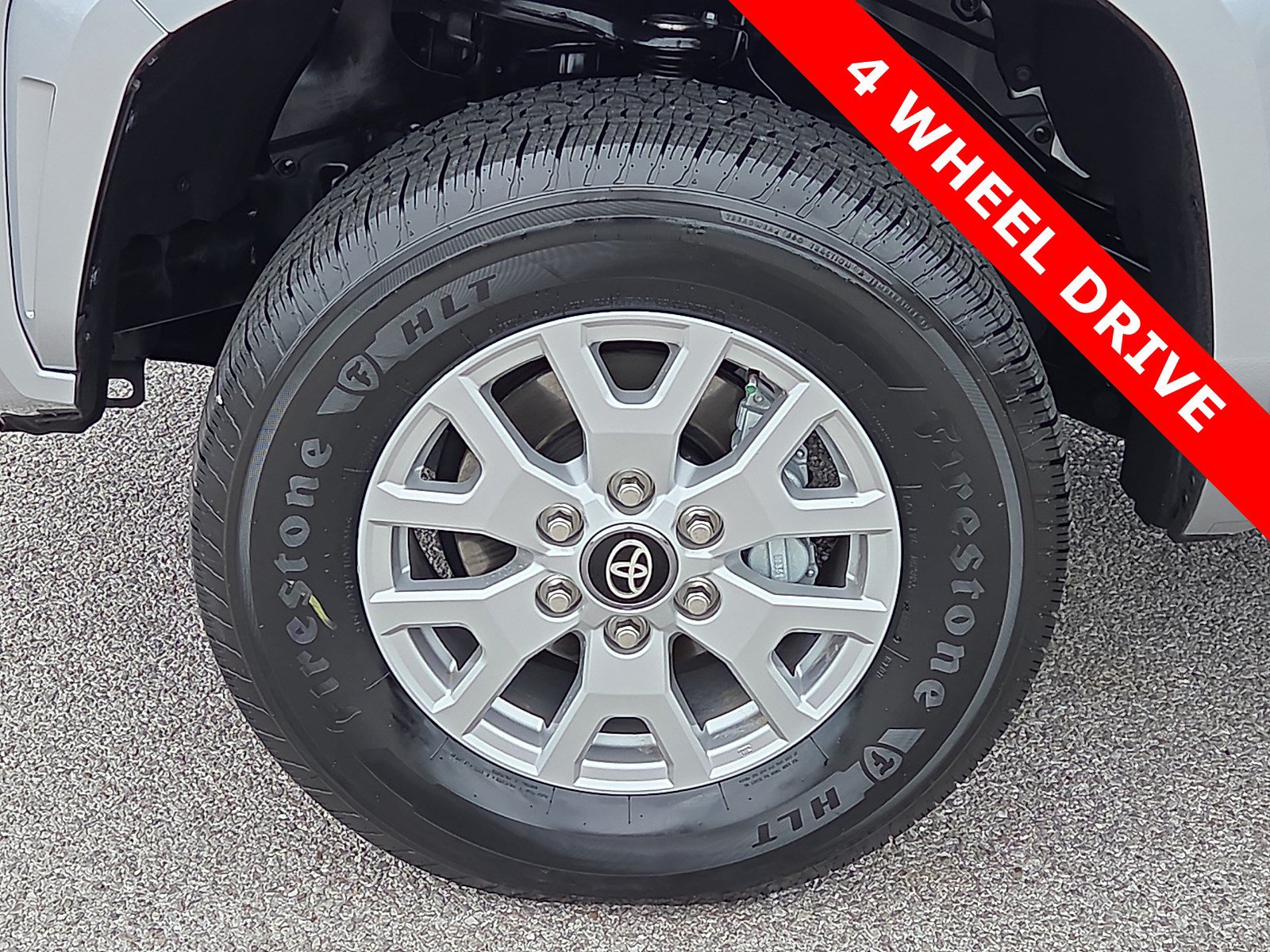 Used 2025 Toyota Tacoma SR5 AWD/4WD image 7