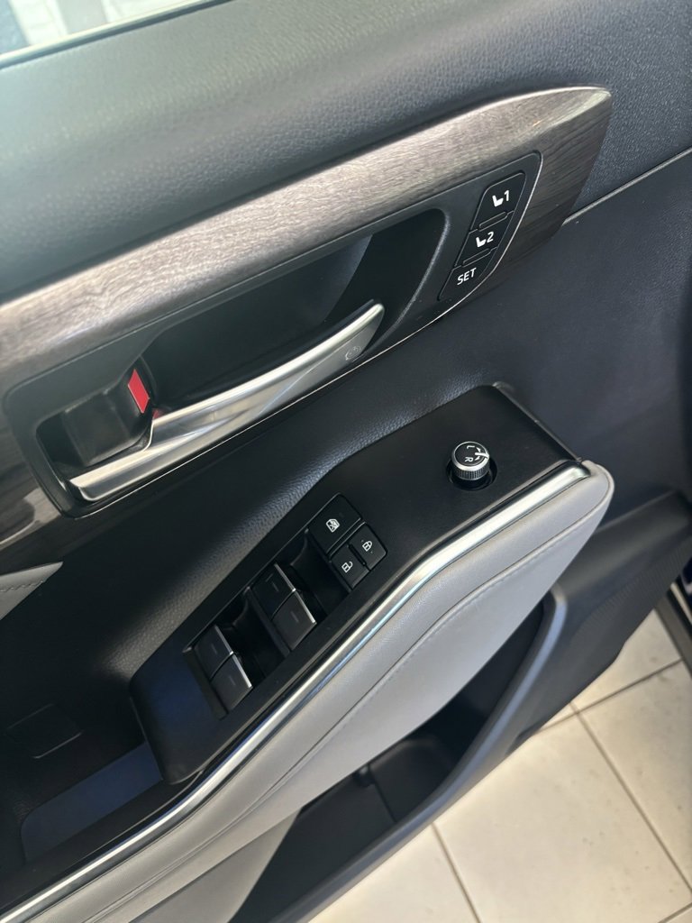 Certified 2021 Toyota Highlander Platinum image 12